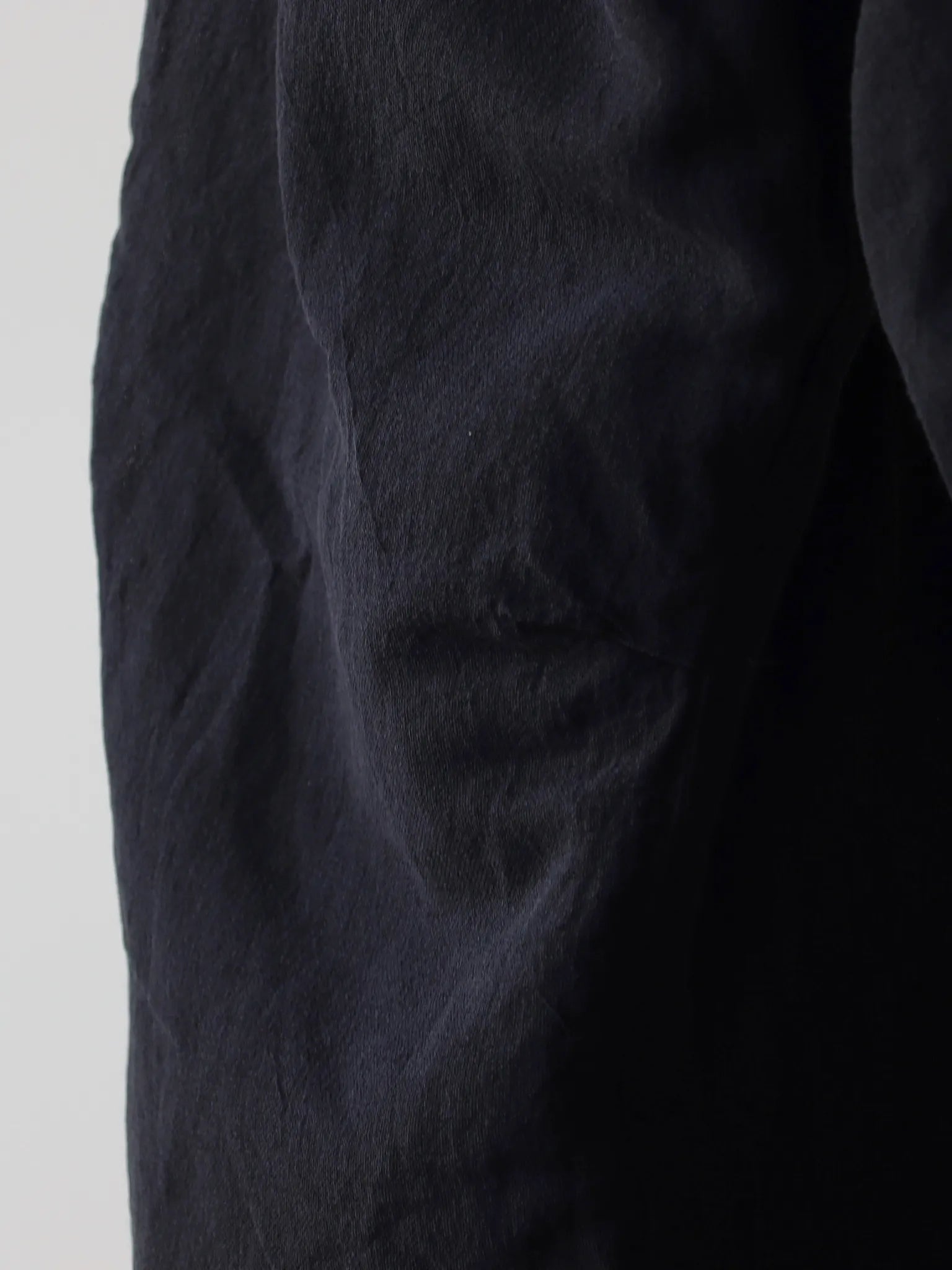comoli-フェードブラック-ニータックパンツ-fade-black-2