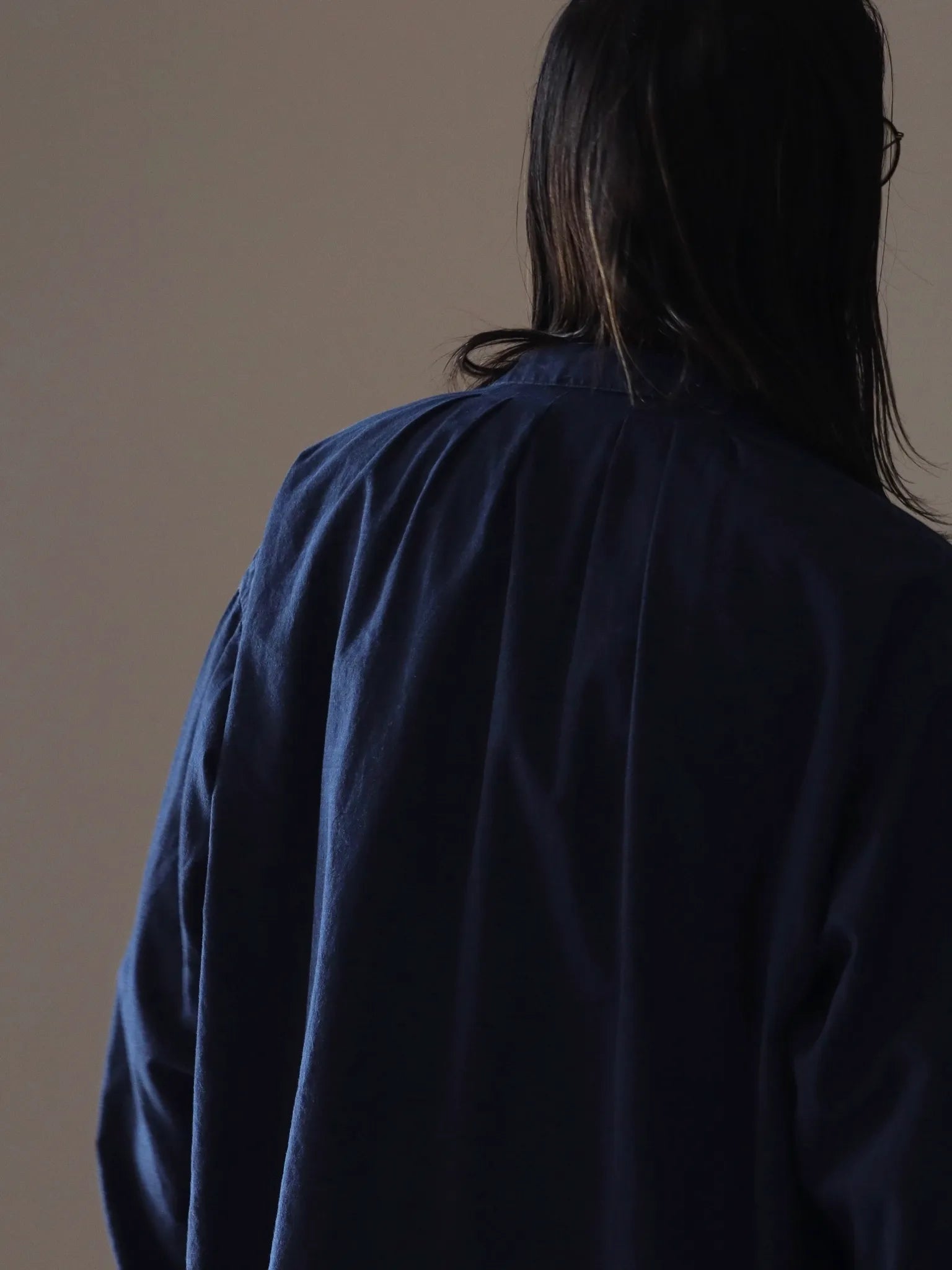 sarto-embroidery-pull-over-washed-indigo-11