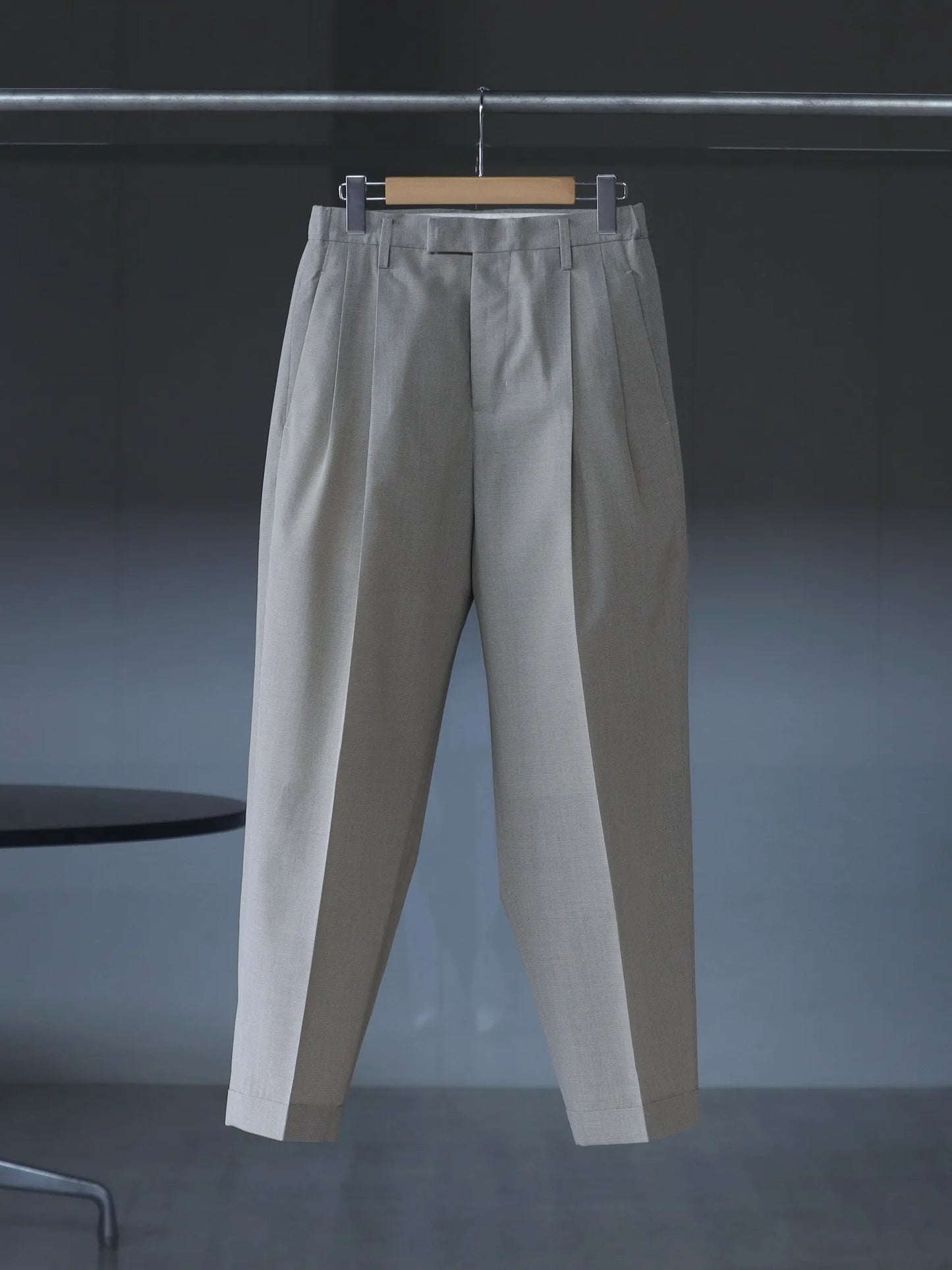 IRENISA | TWO TUCKS TAPERED TROUSERS BEIGE