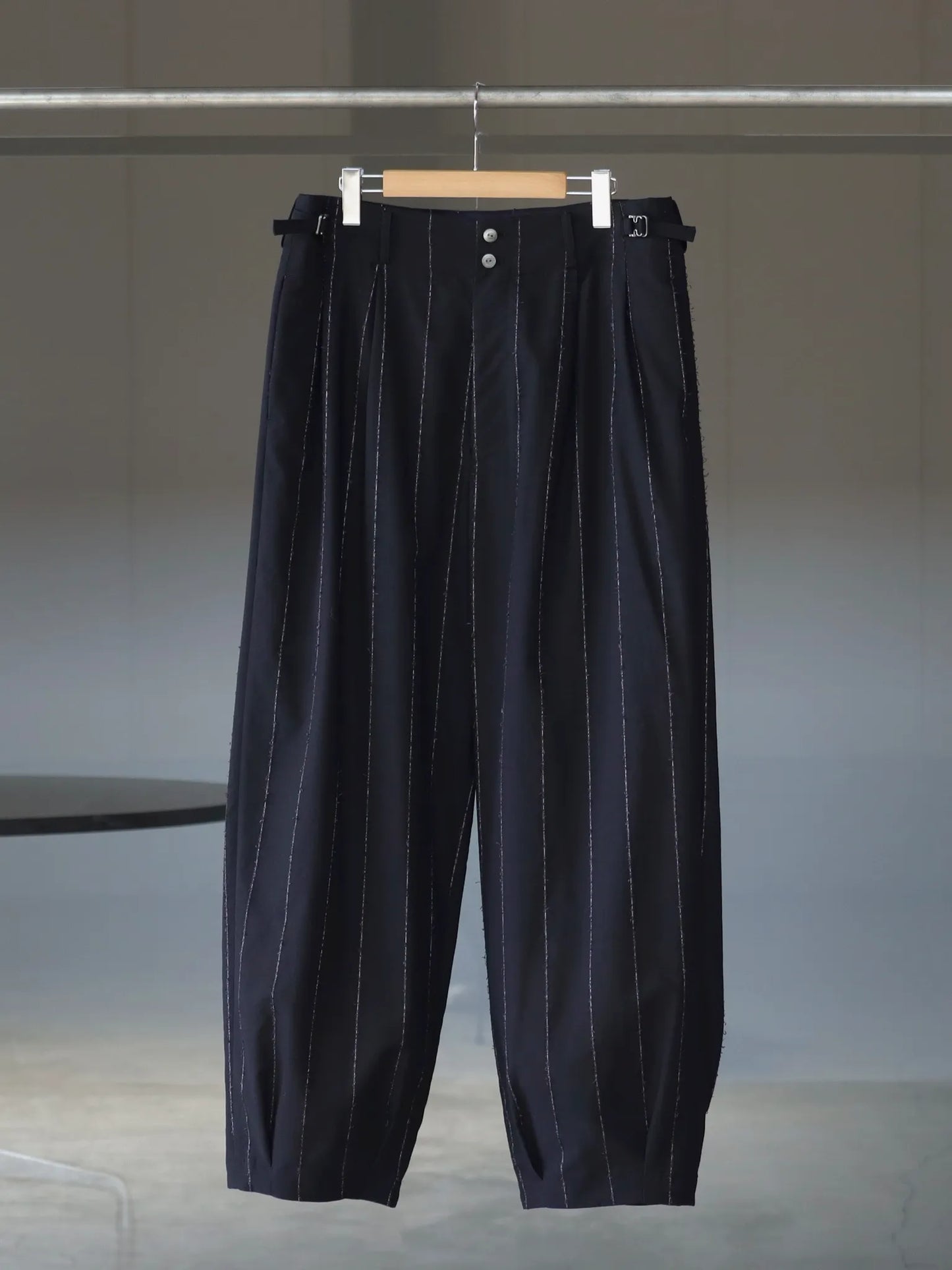 IRENISA | VOLUME PANTS BLACK STRIPE