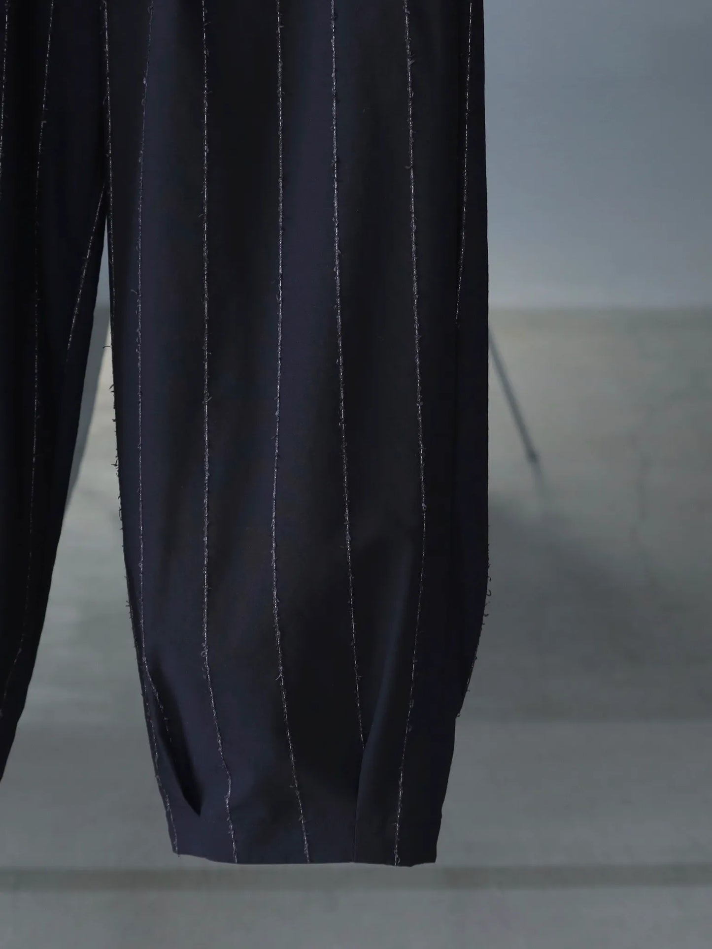 IRENISA | VOLUME PANTS BLACK STRIPE