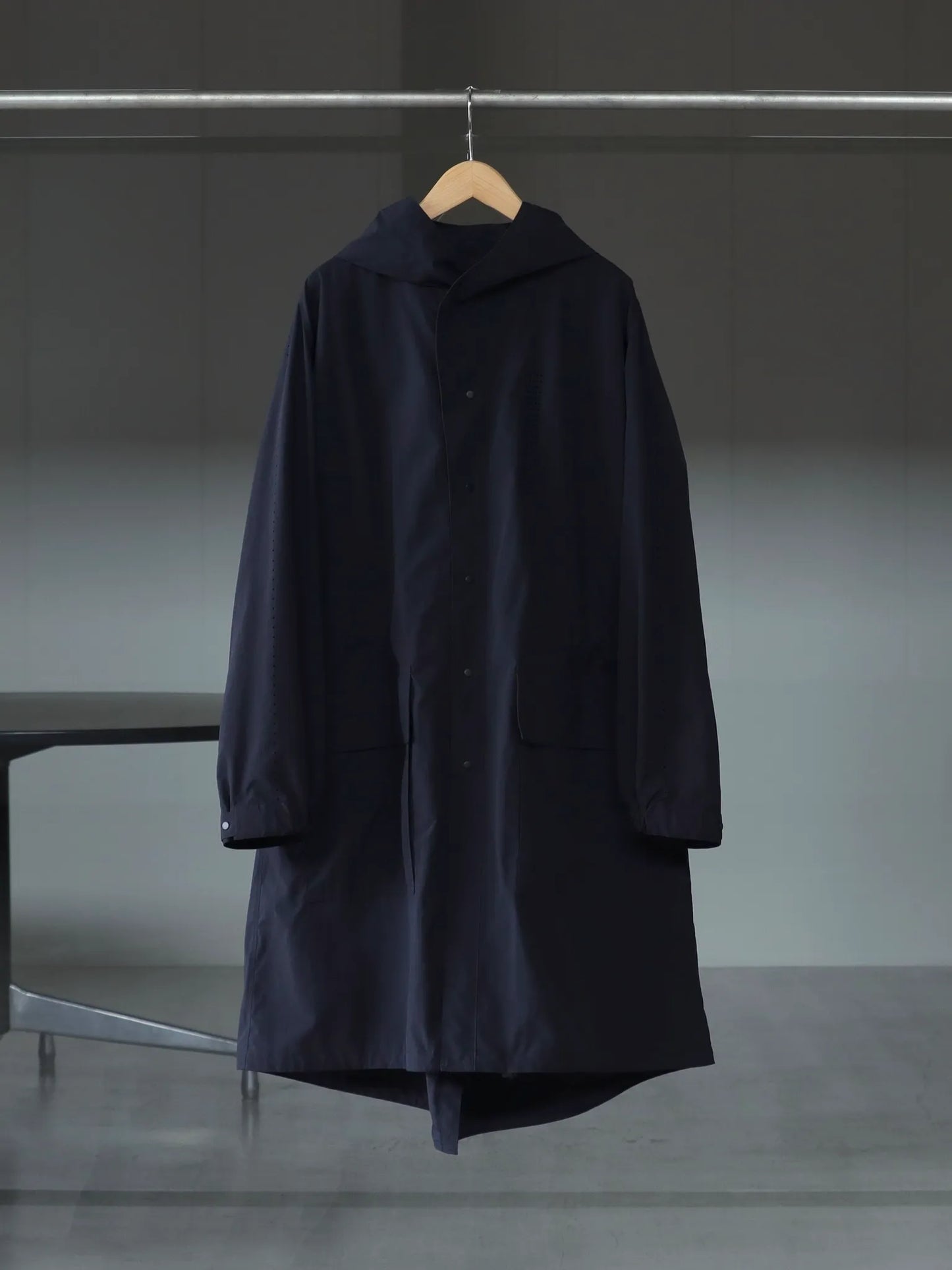 IRENISA | HOODED COAT BLACK