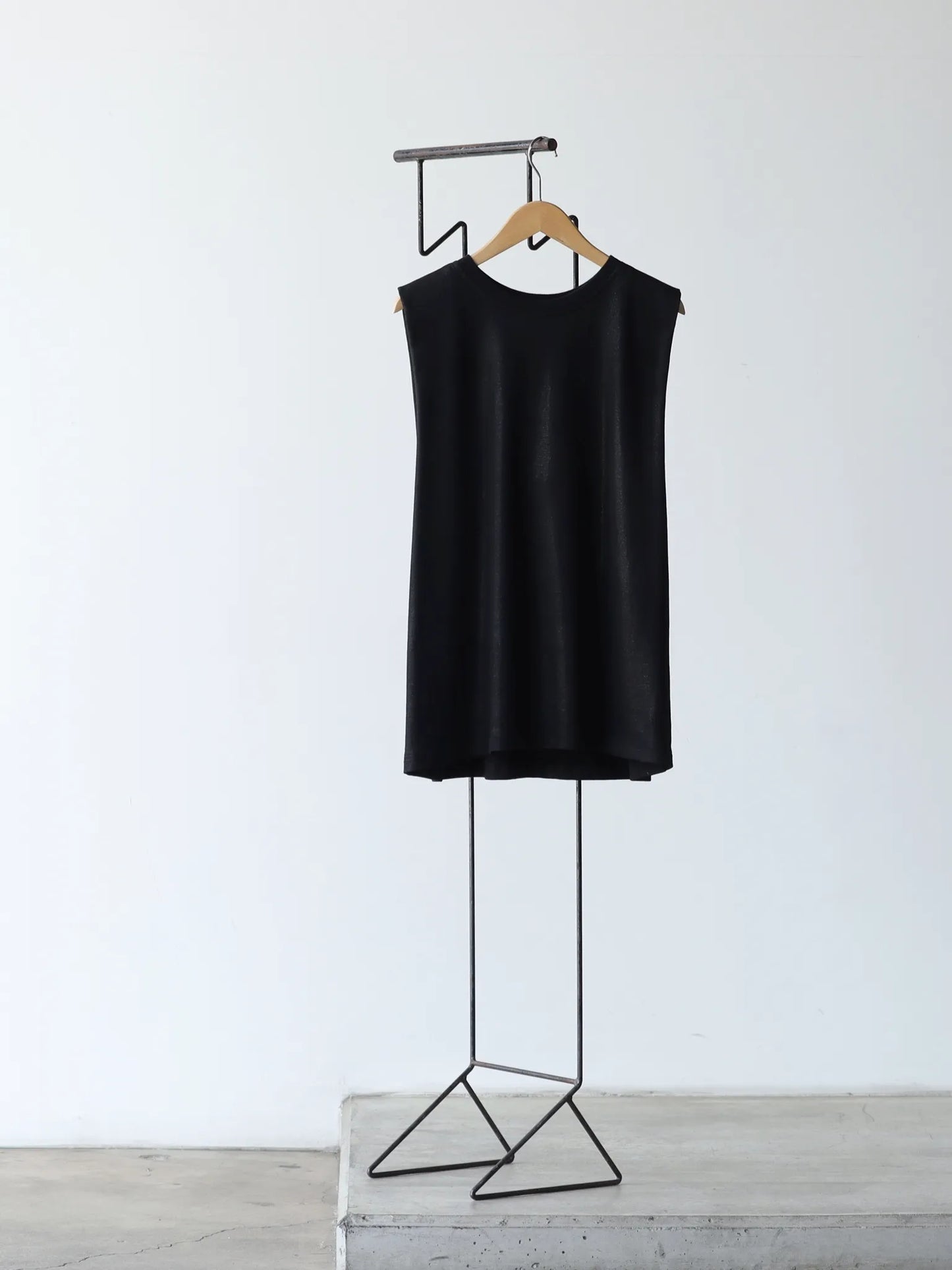 Nomàt | Puff Tank-Top (Black Paint) Black