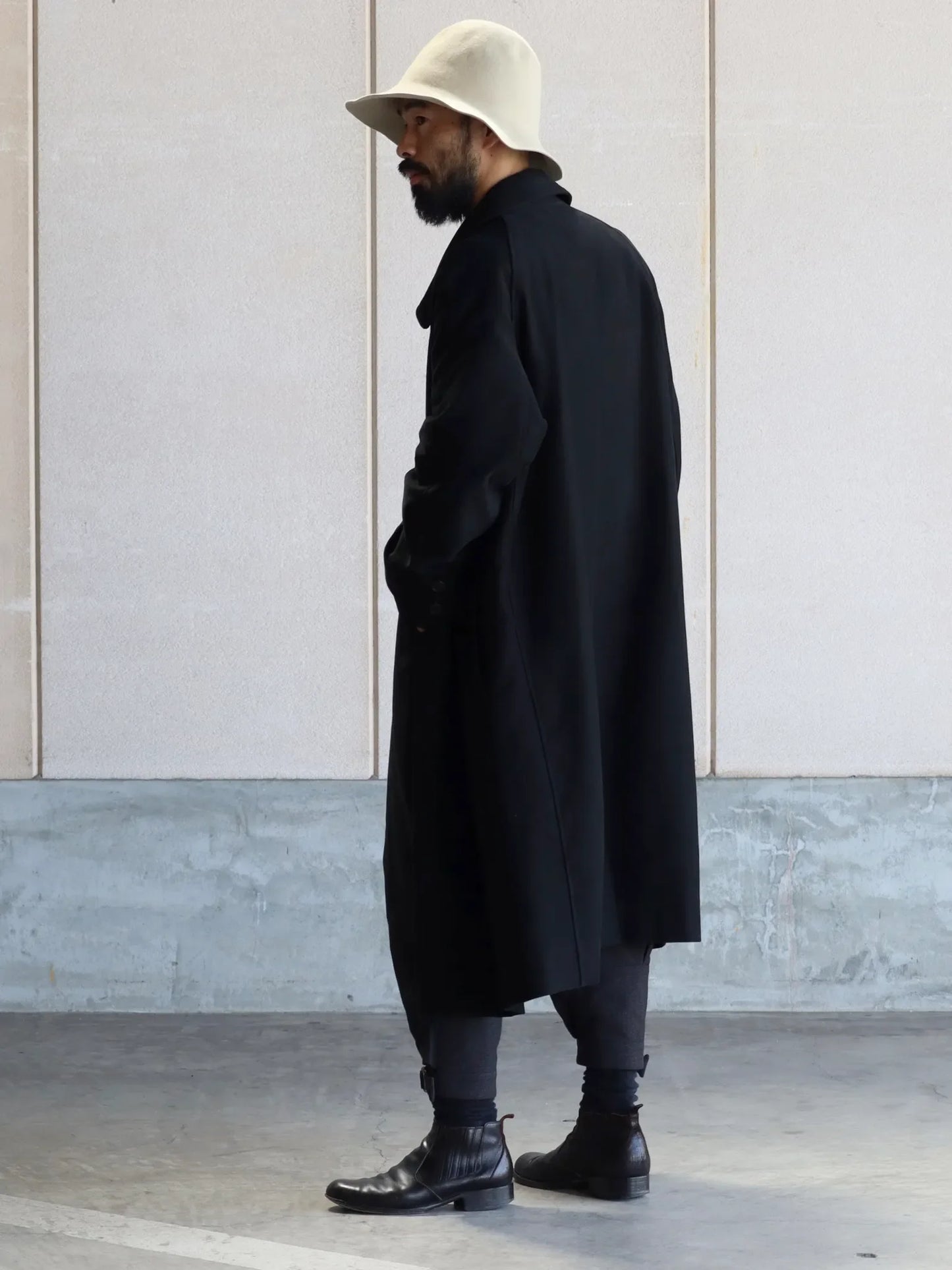 nonnotte-split-raglan-overcoat-deep-black-3