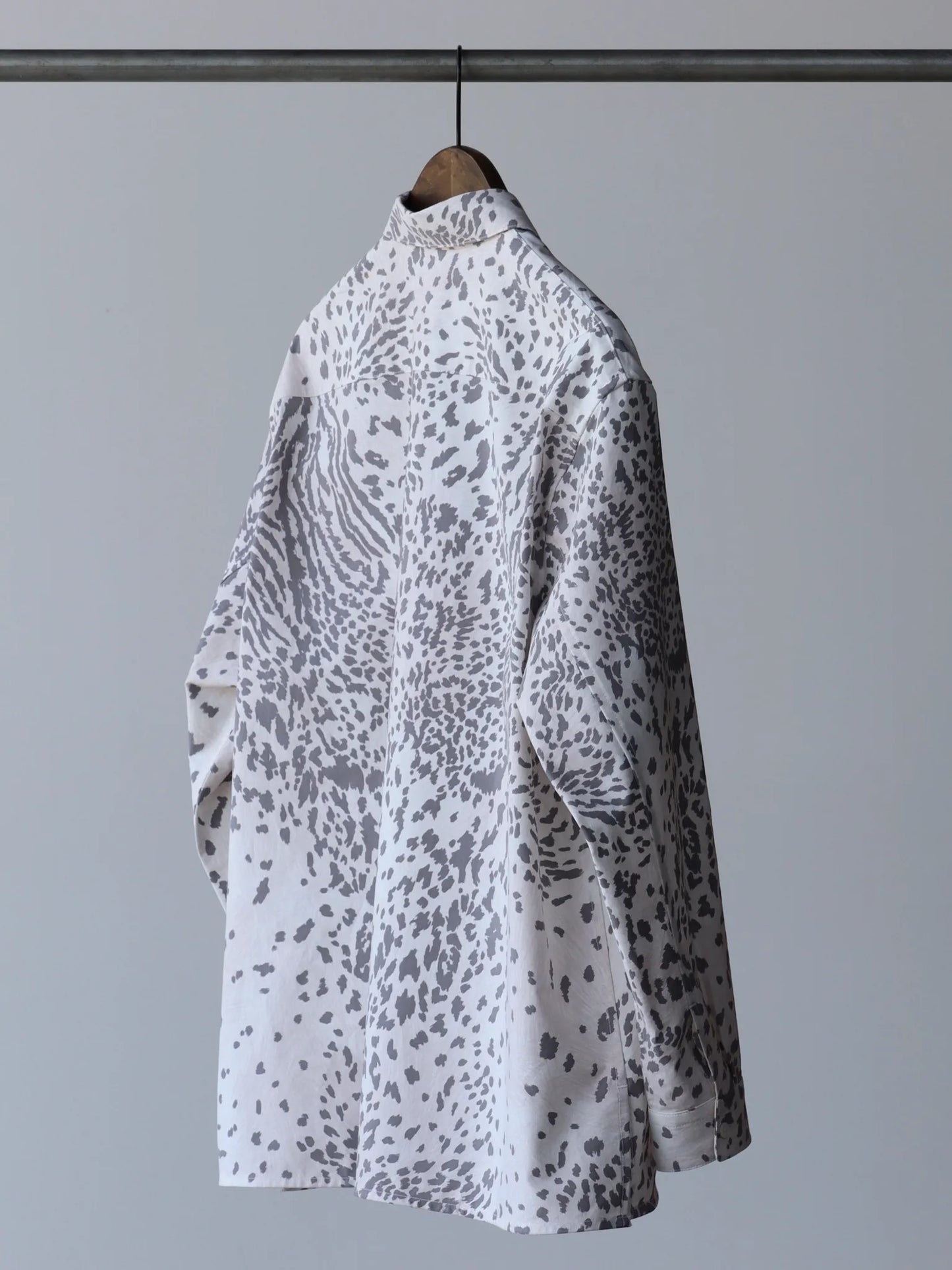 nonnotte-oversized-shirt-leopard-seal-5