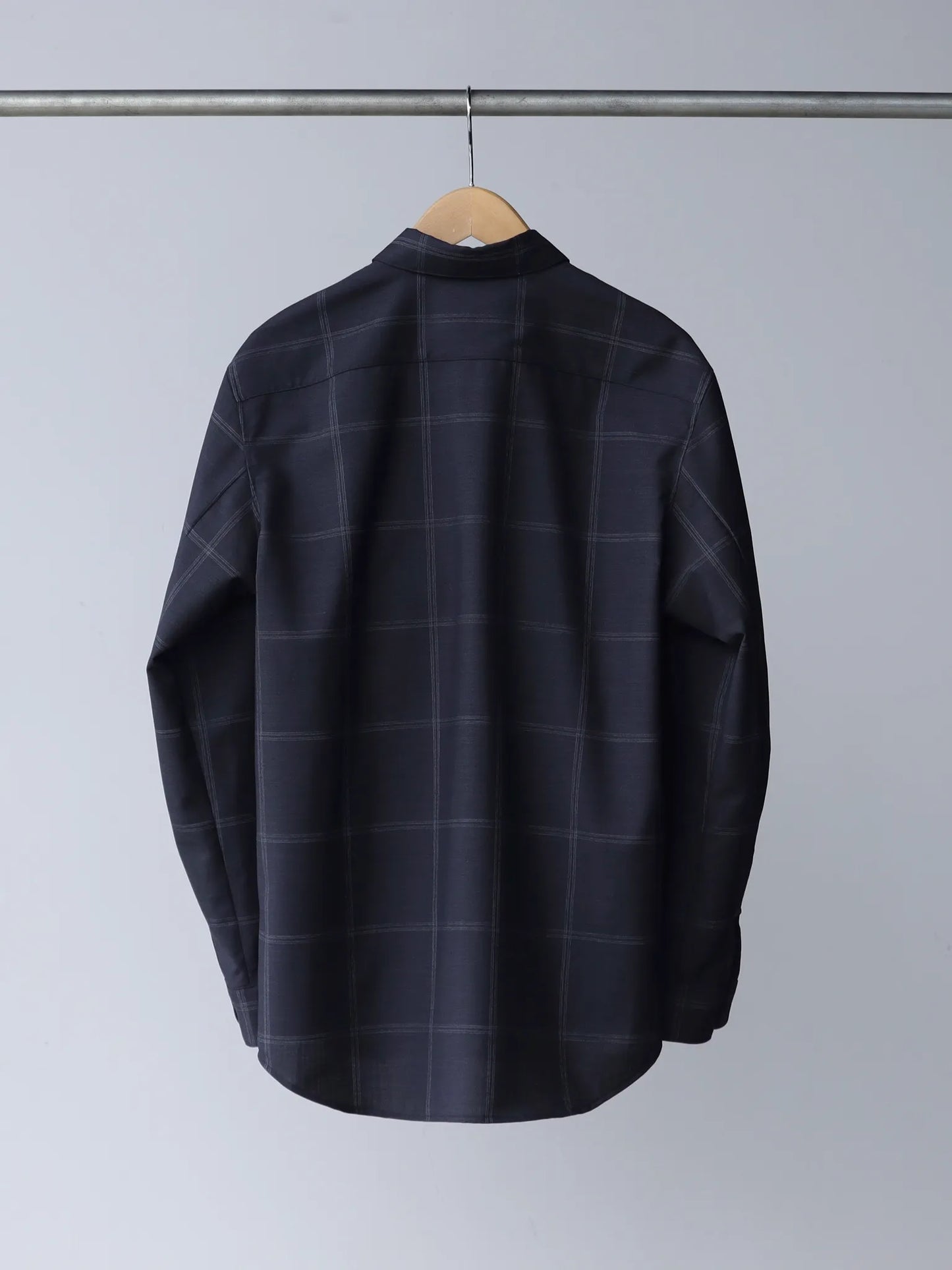 山内 | ノーミュールシングウール・ビッグウィンドウペンシャツ（羽衿付き）black check