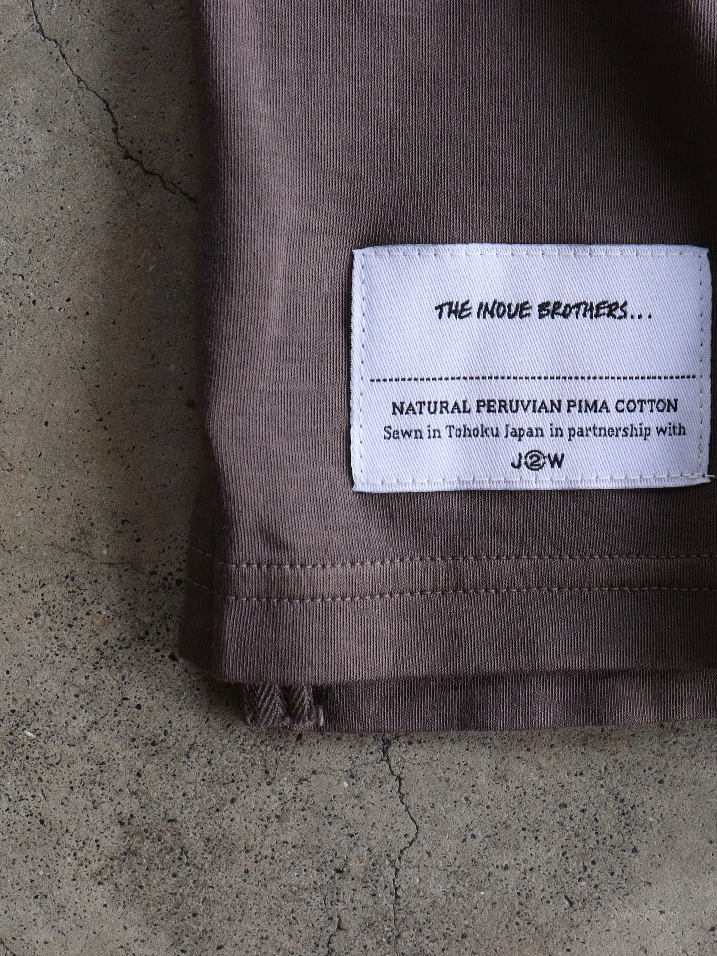 the-inoue-brothers-garment-dye-pocket-l-s-t-shirt-ash-brown-4