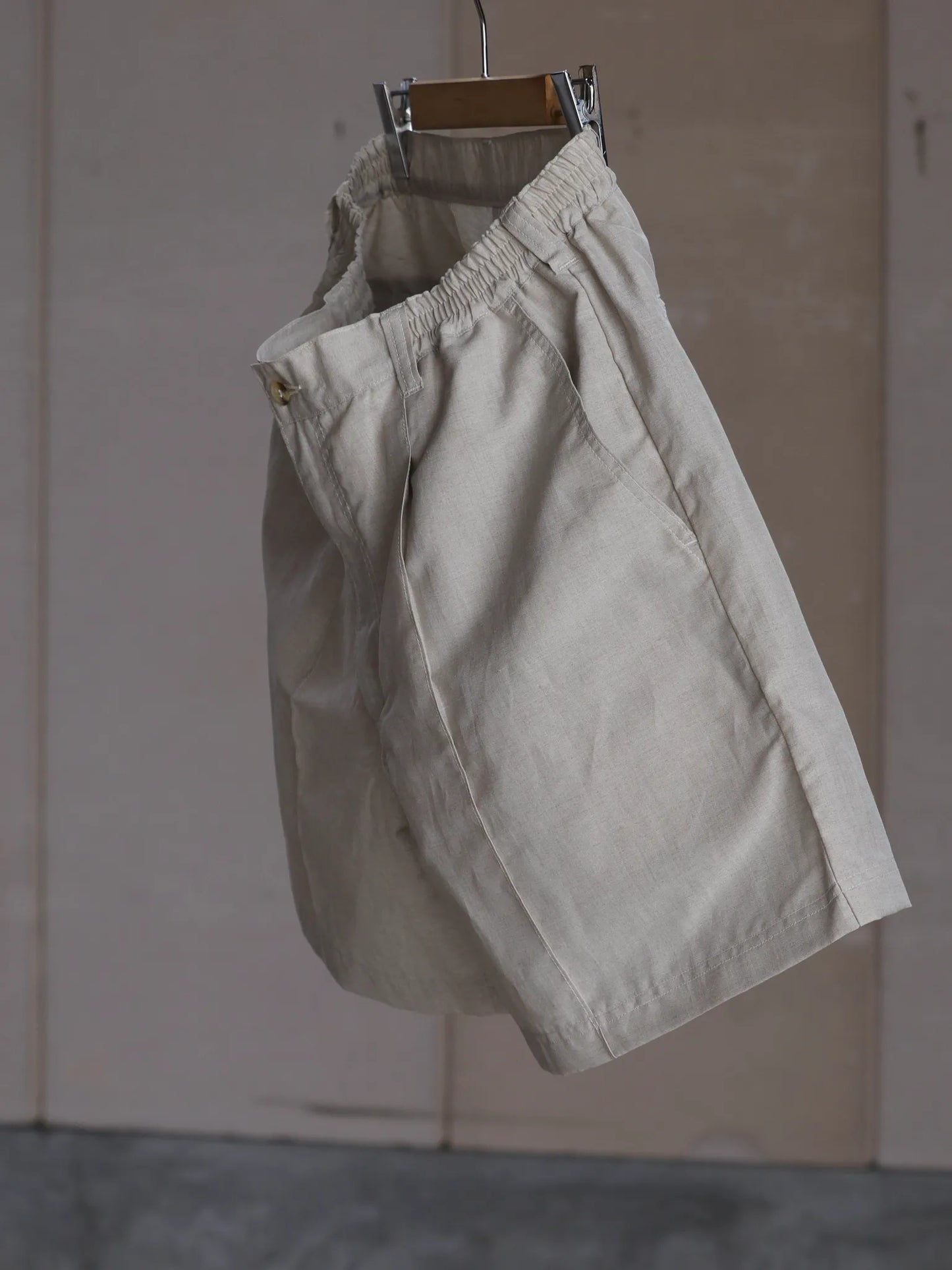 ye-olde-and-new-man-randonneur03-chinos-short-ecru-3