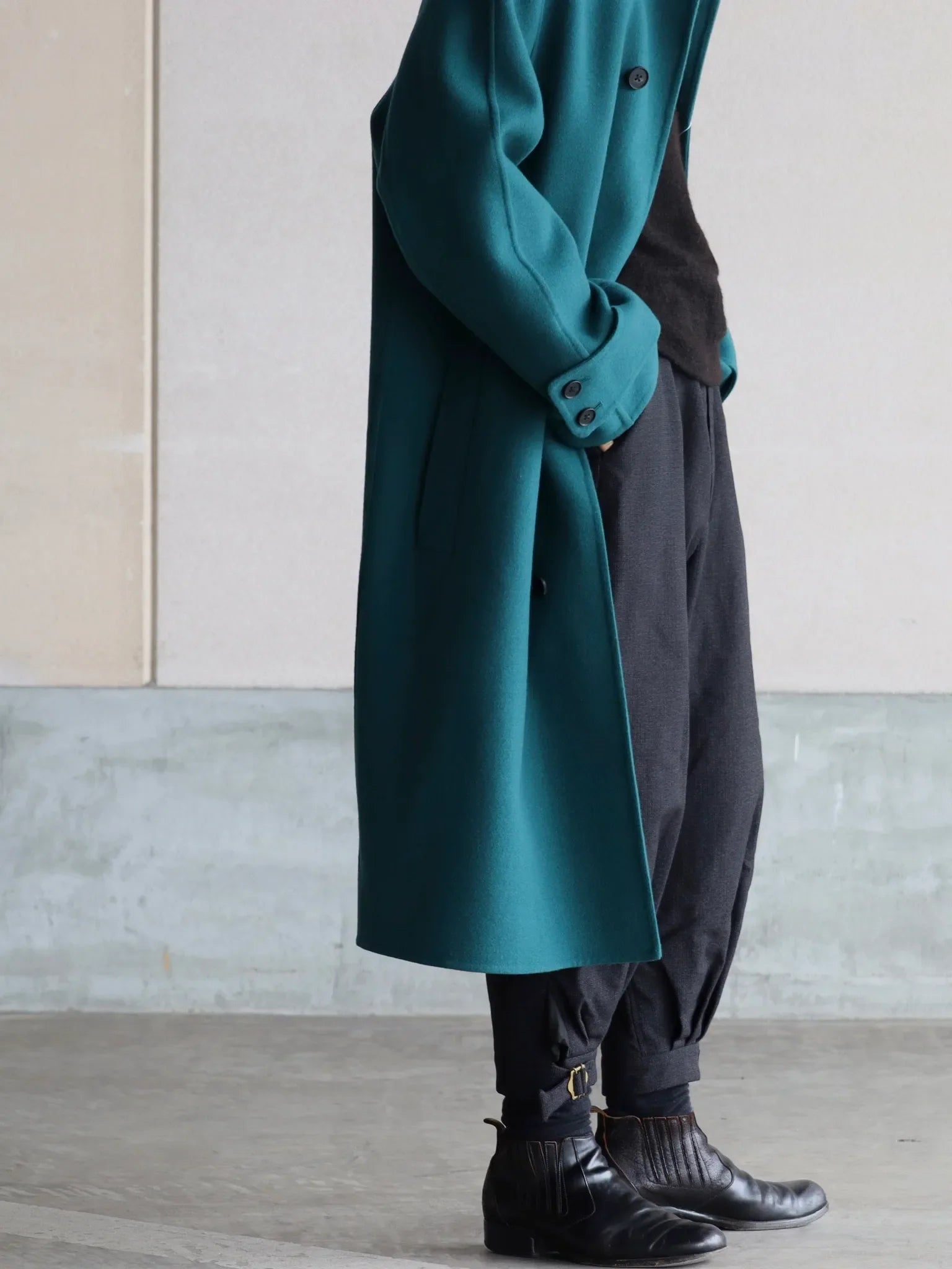 nonnotte-split-raglan-overcoat-balsam-green-4