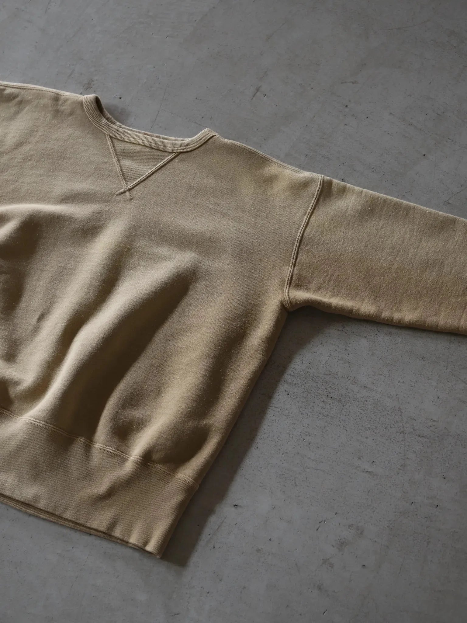 t-t-sweat-shirt-bleached-camel-6