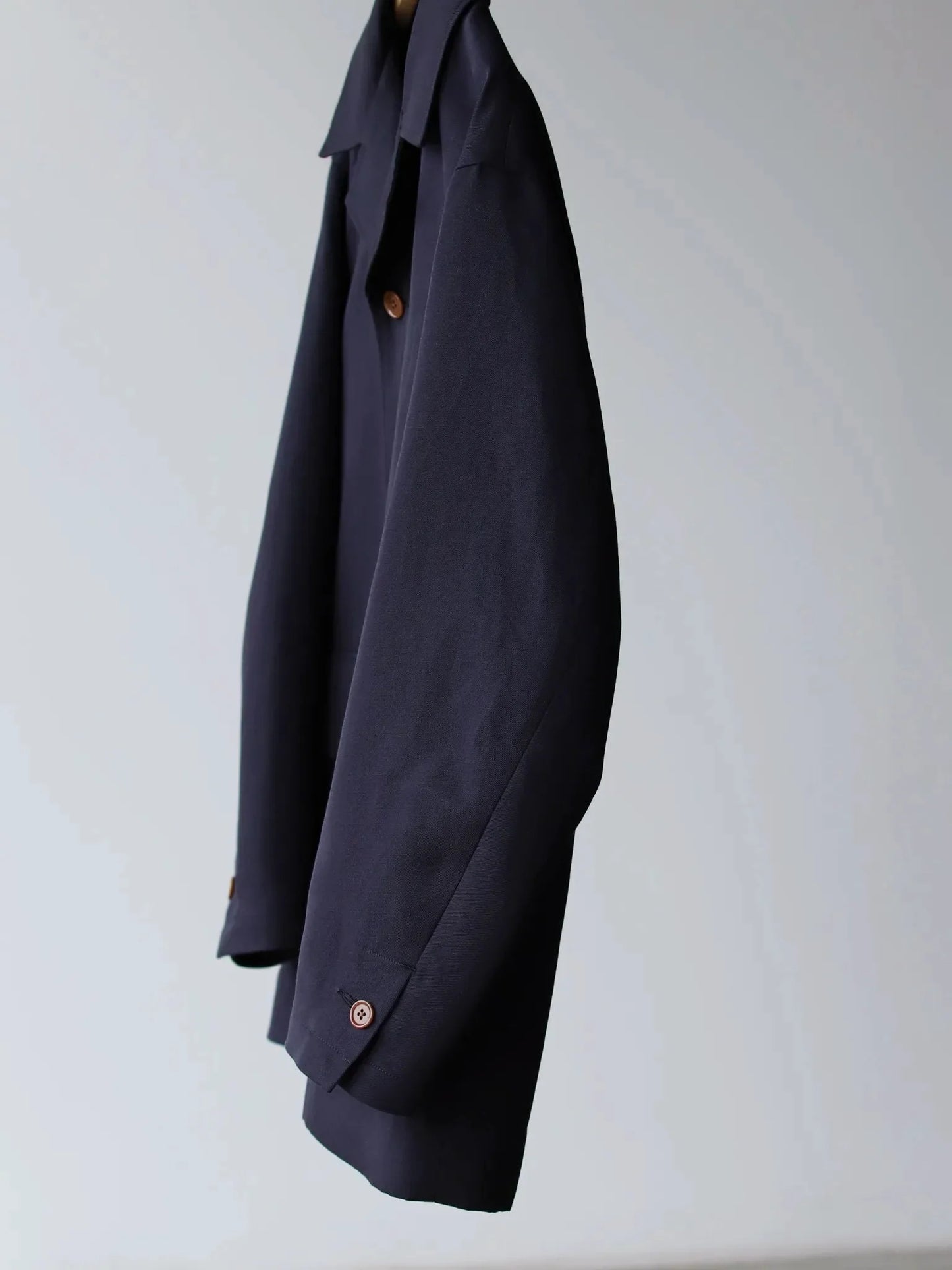 tilt-the-authentics-3-fabric-back-satin-gabardine-open-collar-jacket-midnight-5